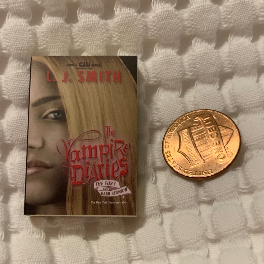 Zuru Mini Brands Series 1 The Vampire Diaries - Common